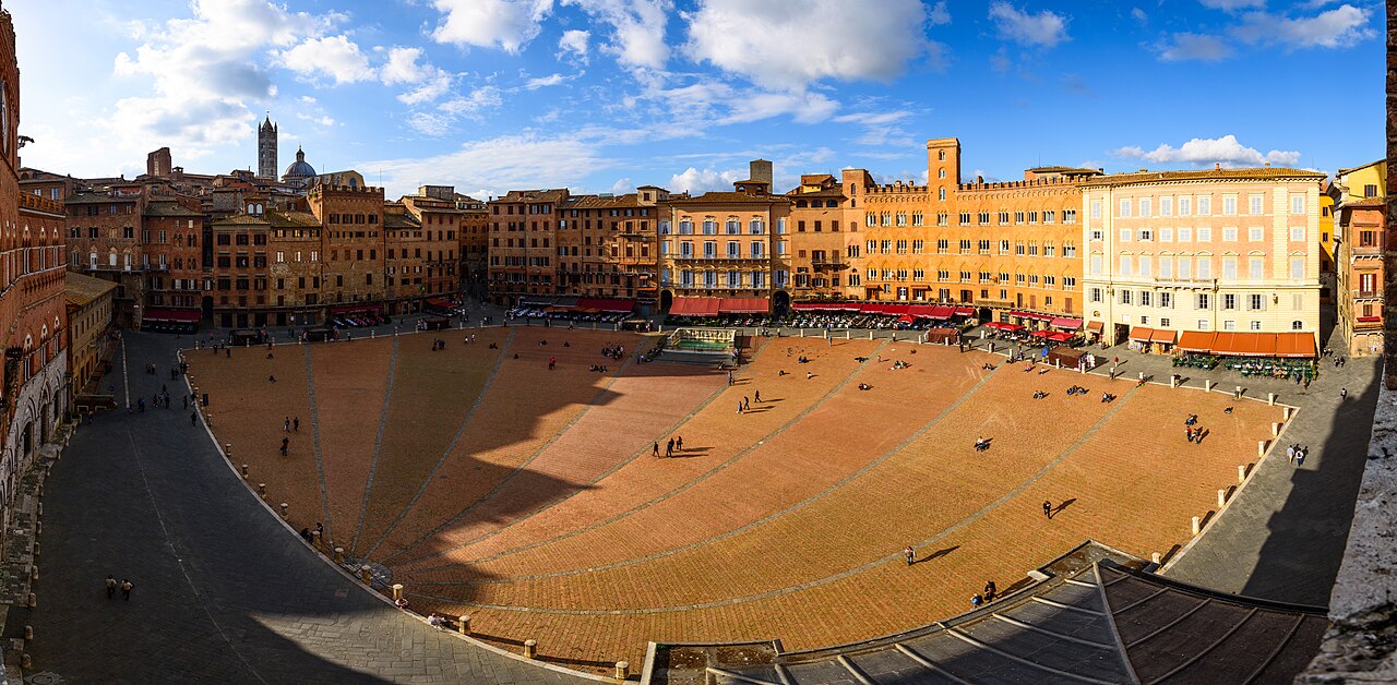 Centro storico di Siena con i suoi edifici medievali